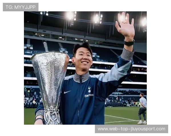 孙兴慜背身拿球分球，热刺边路攻势洪流不止